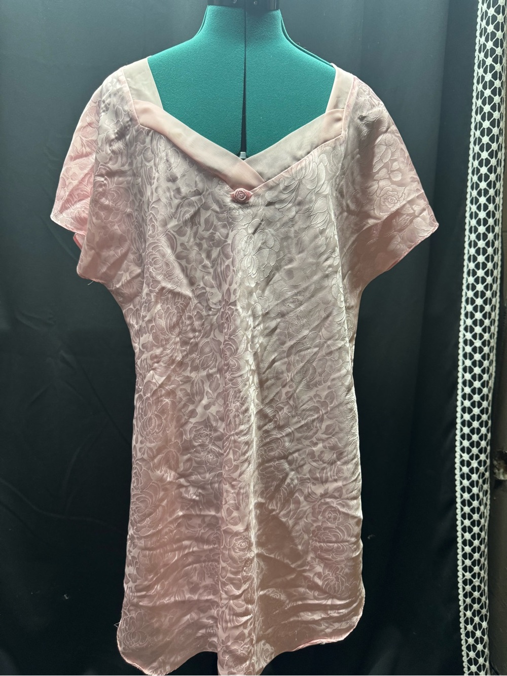 Secret Treasures Light Pink Floral Jacquard Short Sleeve Top